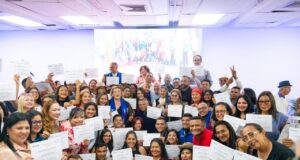 LAUICOM graduó a 82 servidores públicos en Comunicación Política