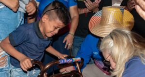 En Virgen del Carmen, la Alcaldía llevó alegría, un mercado y entregó ayudas