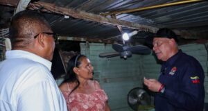 Alcalde Di Martino atiende necesidades del pueblo en barrio 23 de marzo
