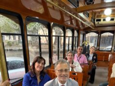 ¡Invitados de lujo! Embajador de Italia disfrutó de un paseo en tranvía