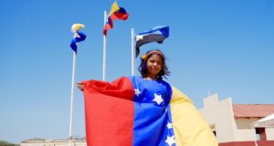 Soberanía y educación: Gobernador Caldera Inaugura Escuela Básica Juan Fernández en el hito 1 de la Guajira