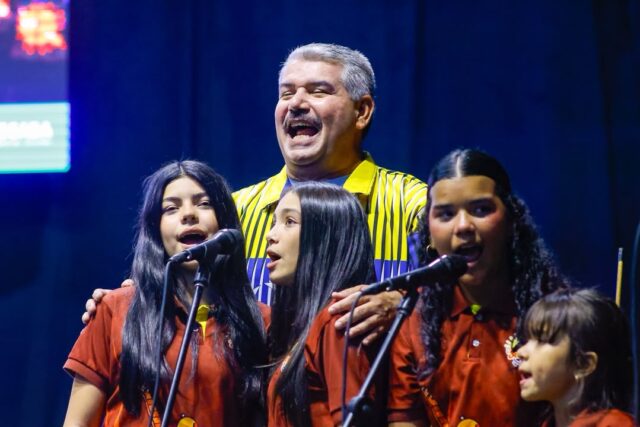 Gobernador-becas