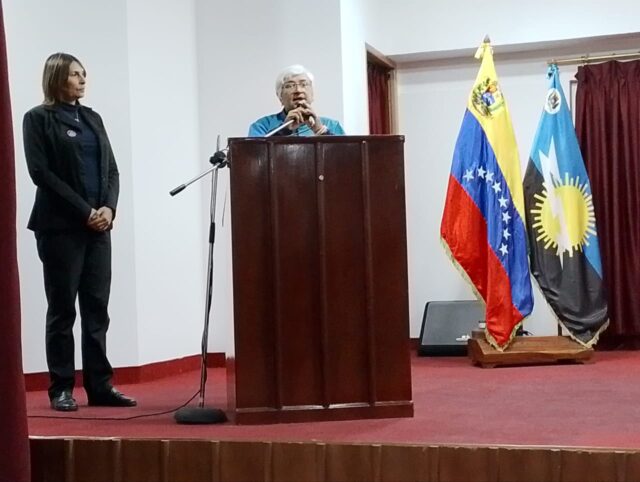 Mas-alla-pizarra