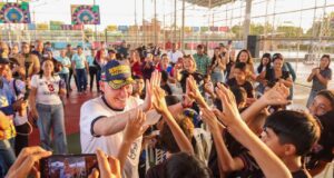 Di Martino entregó distinciones a campeones en robótica y bicampeones en fútbol