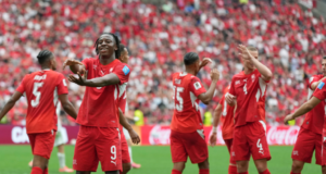 FIEBRE MUNDIAL: Suiza bajó a Canadá y clasificó