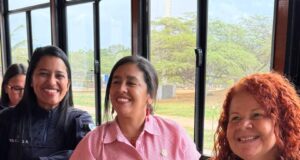 Un paseo a la Viceministra de Protección Social de las Mujeres por la Ruta Patrimonial del Tranvía