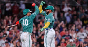 Dupla letal criolla de Boston descargó todo su poder contra Texas