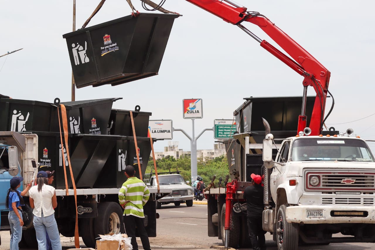 MARACAIBO: Colocan otros 20 contenedores y vienen más camiones para recoger la basura