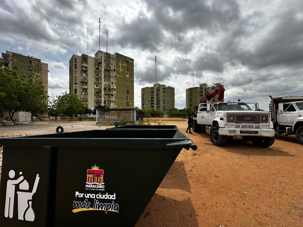 Marabinos celebran que Di Martino coloque contenedores en la ciudad