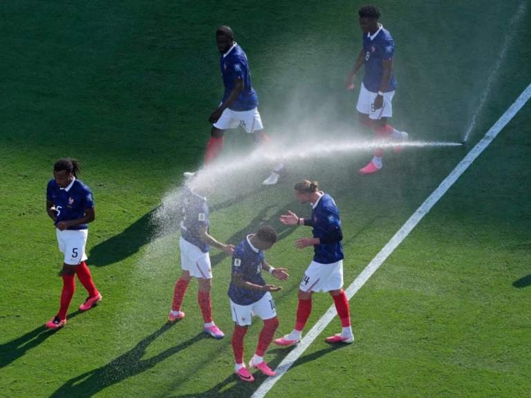 FIEBRE MUNDIAL: Francia y Paraguay jugarán contra el calor