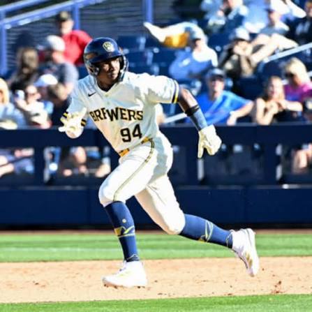Luis Lara debutó con hit, anotó y remolcó dos