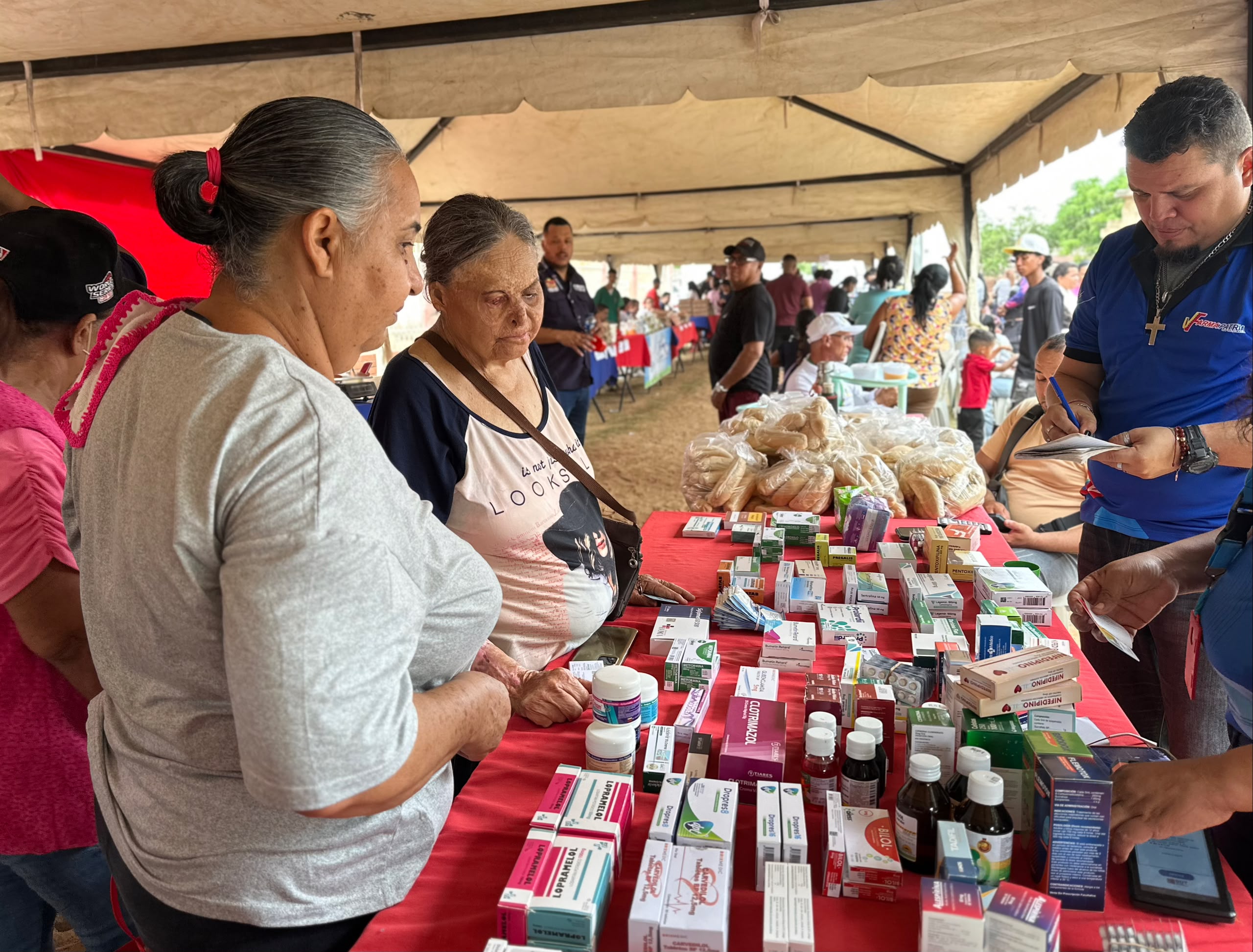 Atención en Arca de Noe Parroquia San Isidro: Alcaldía de Maracaibo mantiene jornadas de mercados y salud