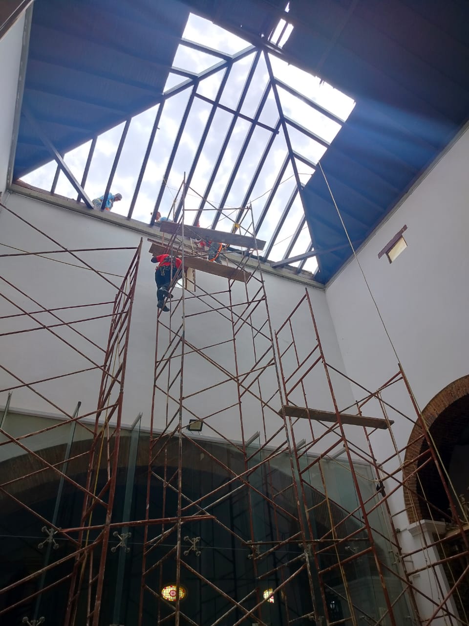 ZULIA. Gobernación inició sustitución y restauración del techo de la Catedral de Maracaibo