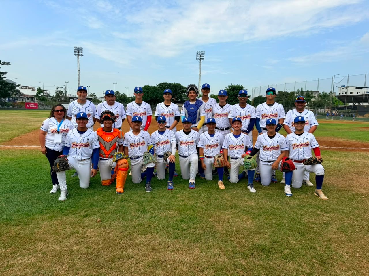 LATINOAMERICANO SENIOR: Venezuela por el banderín