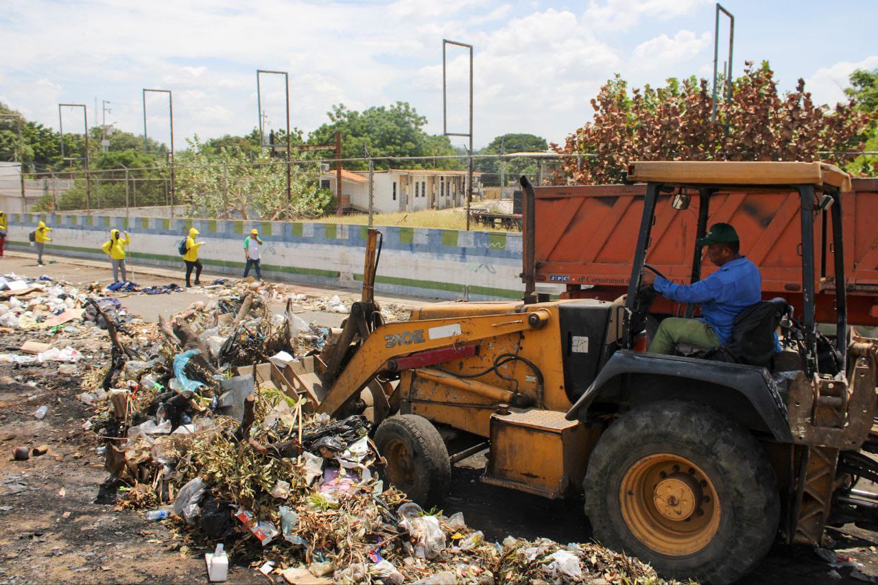 Joemel Robles: “43 mil toneladas de basura mensuales recolecta el IMAU en Maracaibo”