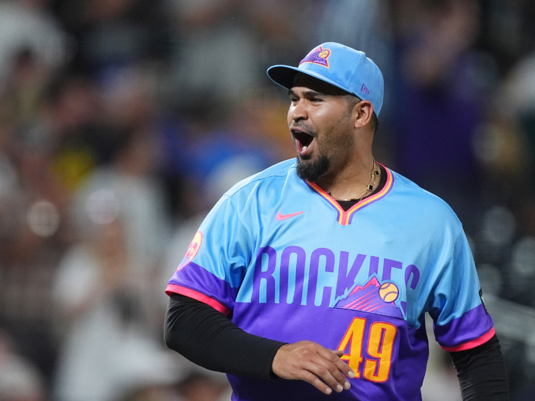 Rocosos mandó a Senzatela a Milwaukee