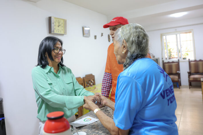 Delcy-entrega-viviendas2.jpg