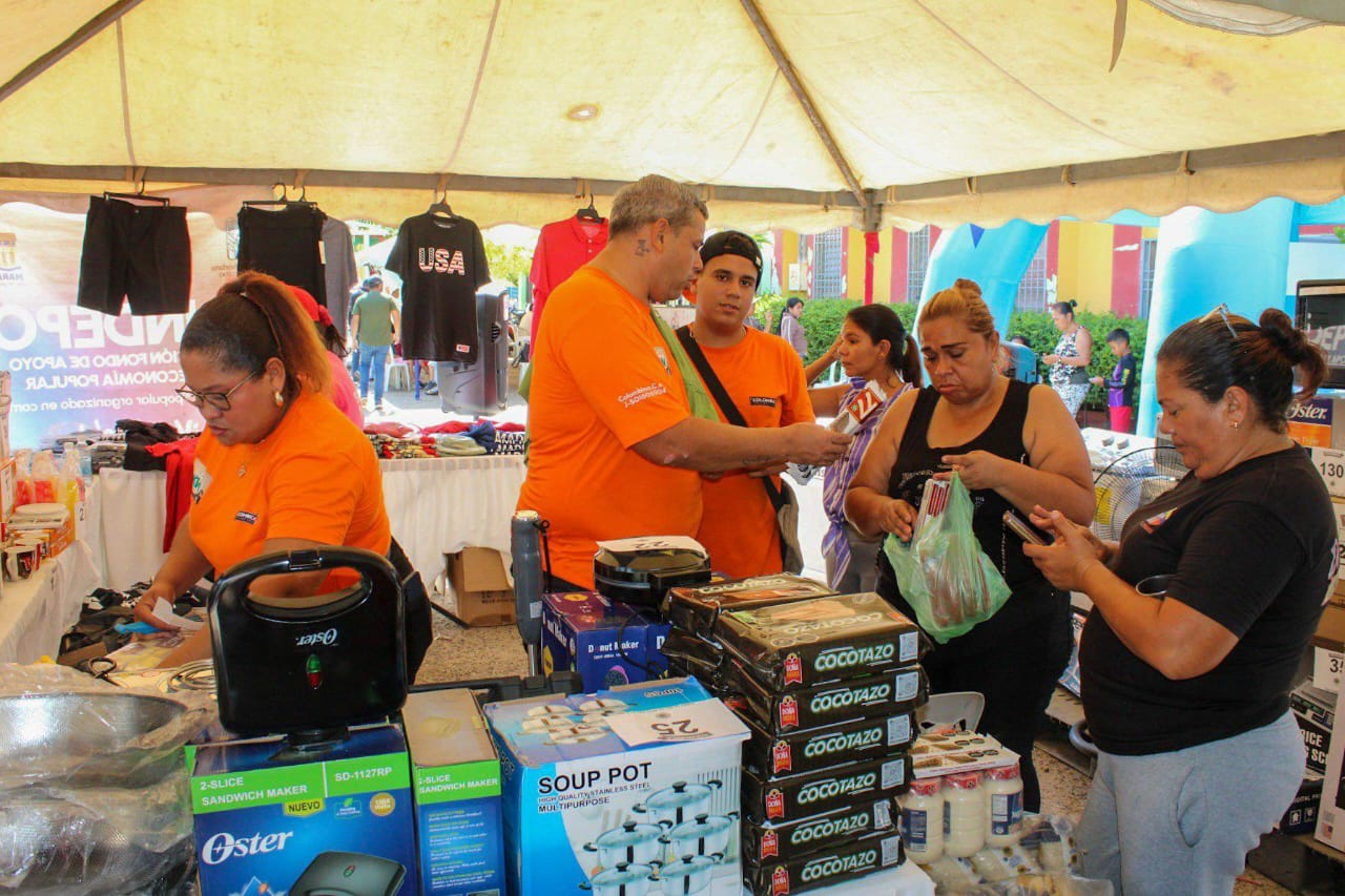 ¡Mercado y jornada integral!: Alcaldía de Maracaibo llevó feria de ropa, víveres y salud a Santa Rosa de Agua