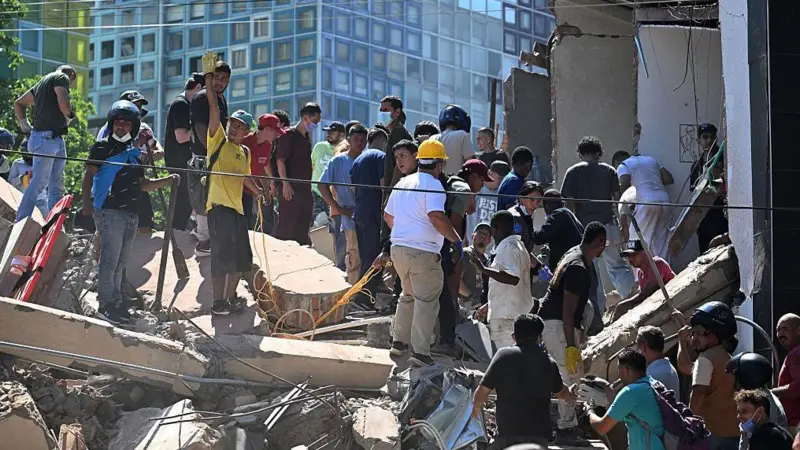 TRAGEDIA EN COLOMBIA: Más de 80 muertos van por sismo de 7,4