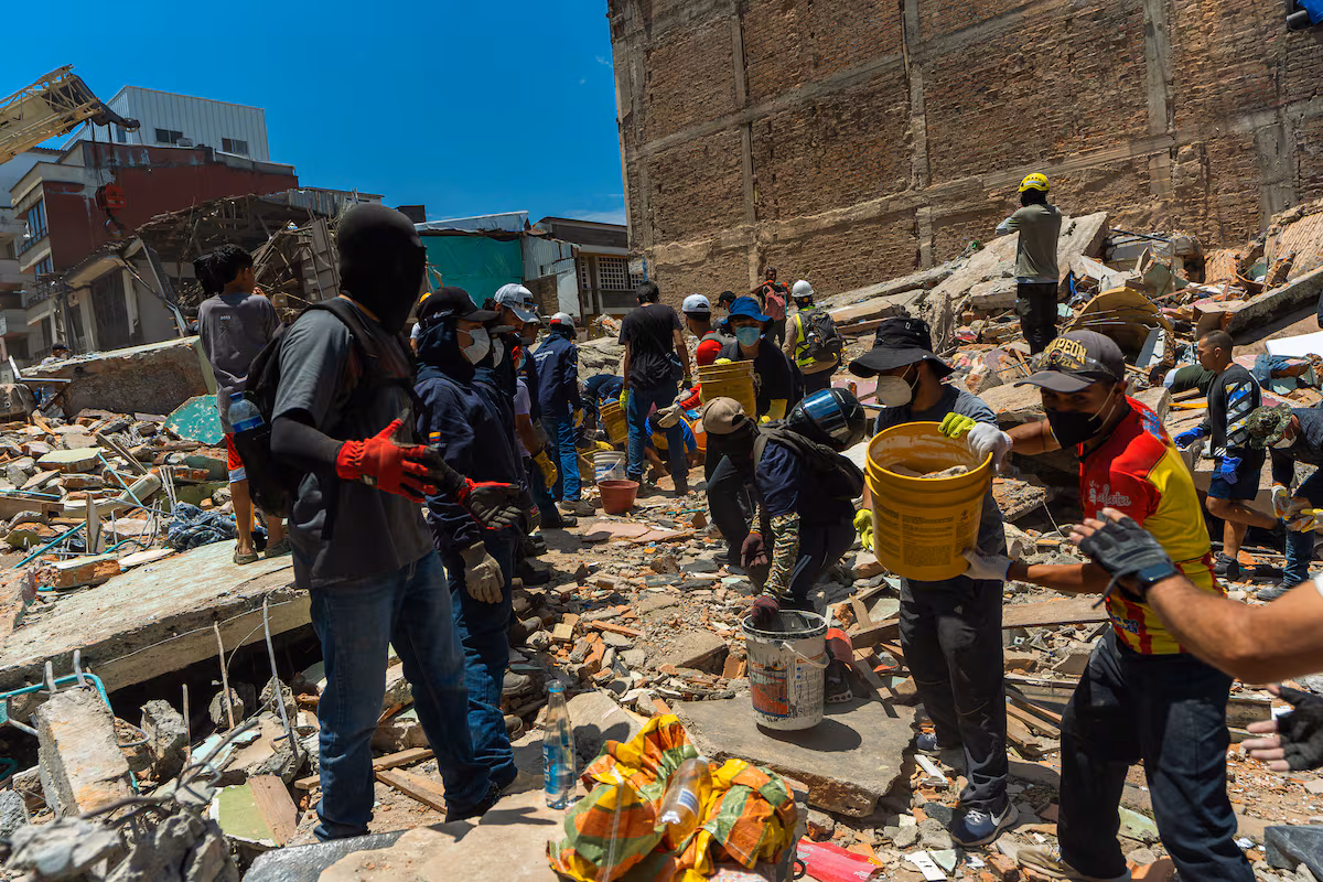 TERREMOTO COLOMBIA: Van 250 muertos y cientos de heridos