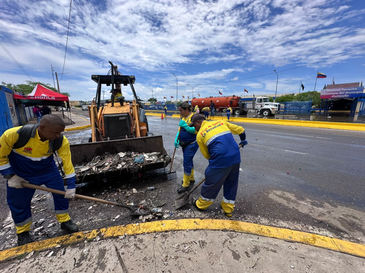 Contingencia por la lluvia: Achique y limpieza realizó la Alcaldía de Maracaibo en el Terminal de Pasajeros