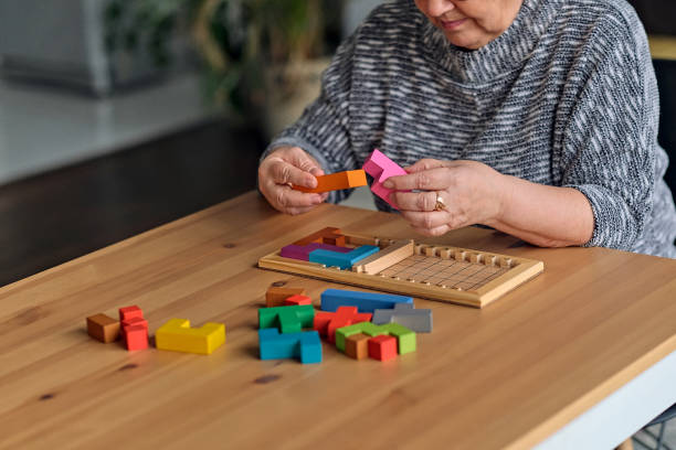 Entrenamiento del cerebro y hábitos saludables son defensas clave ante el Alzheimer