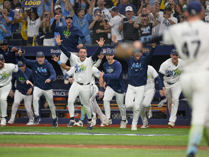 Tampa eliminó a Cleveland y definirá con Milwaukee la Serie Mundial